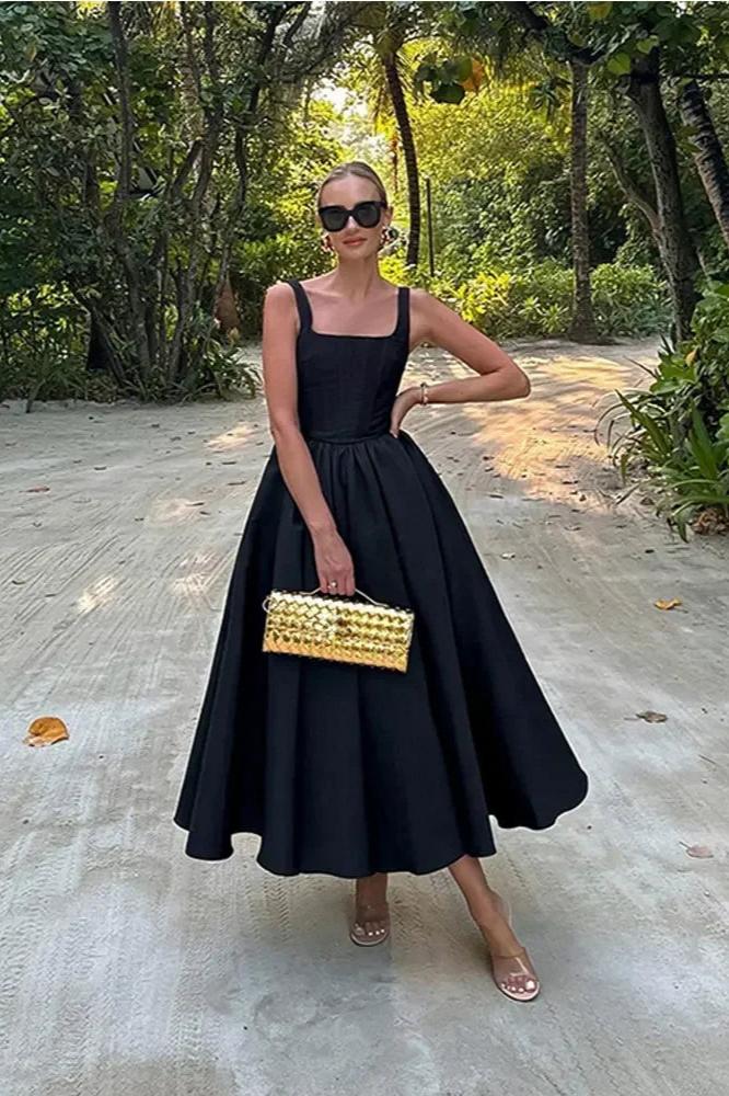 Klasyczna Mała Czarna Sukienka Midi | Rozkloszowany Krój z Szerokimi Ramiączkami | Elegancka Sukienka na Wiele Okazji
