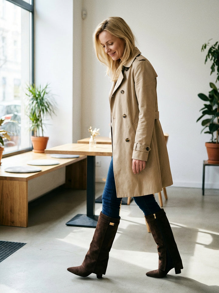 Kozaki Damskie z Szeroką Cholewką | Zamszowy Efekt | Szpiczasty Nosek | Nowoczesny Styl z Klamrą