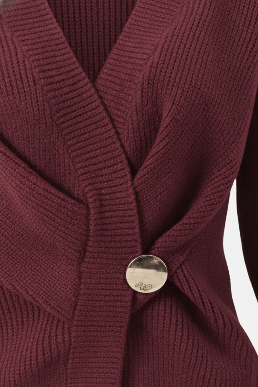 Sweter z Kopertowym Zapięciem | Dzianina o Strukturze Prążków | Stylowy z Ozdobnym Guzikiem