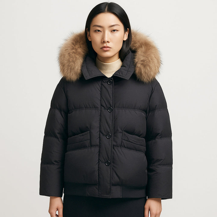 Krótka Kurtka Pikowana z Kapturem | Obszycie z Sztucznego Futra | Komfort i Styl | Na Zimę