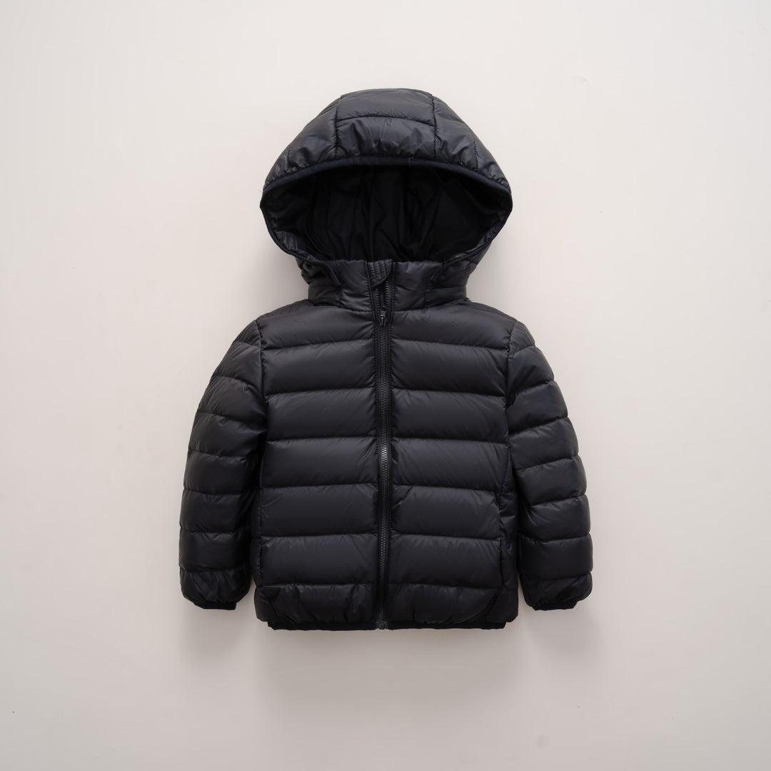 Lekka Pikowana Kurtka z Kapturem | Krótki Krój | Wygodna i Praktyczna | Idealna na Co Dzień