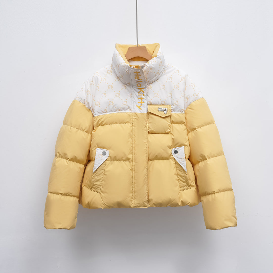 Pikowana Kurtka z Nadrukiem Postaci | Krótki Krój | Wzorzyste Detale i Stójka