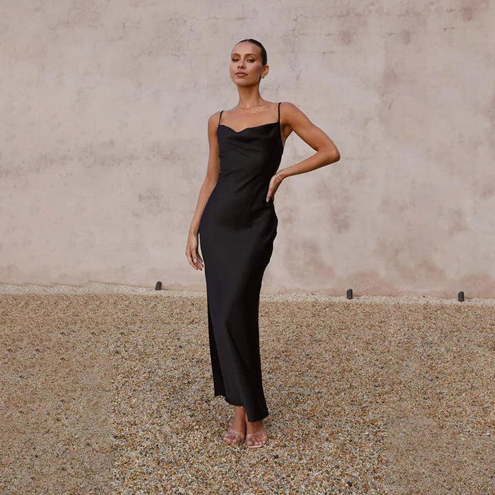 Sukienka Satynowa Maxi | Cienkie Ramiączka | Elegancki Minimalizm na Specjalne Okazje
