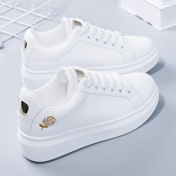 Damskie Sneakersy na Platformie | Minimalistyczny Design z Haftowanym Detalem | Wygodne Obuwie na Co Dzień