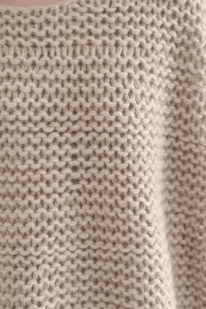 Sweter Oversize z Mięsistej Dzianiny | Dłuższy Krój | Swobodna Elegancja